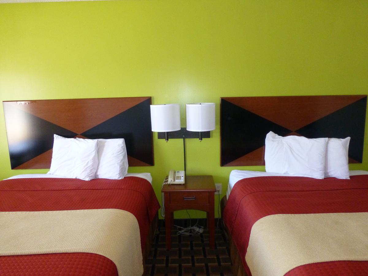 Coach Inn - Summerville Екстер'єр фото