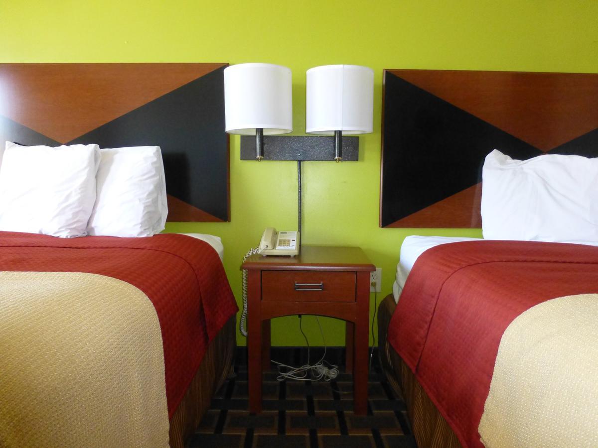 Coach Inn - Summerville Екстер'єр фото