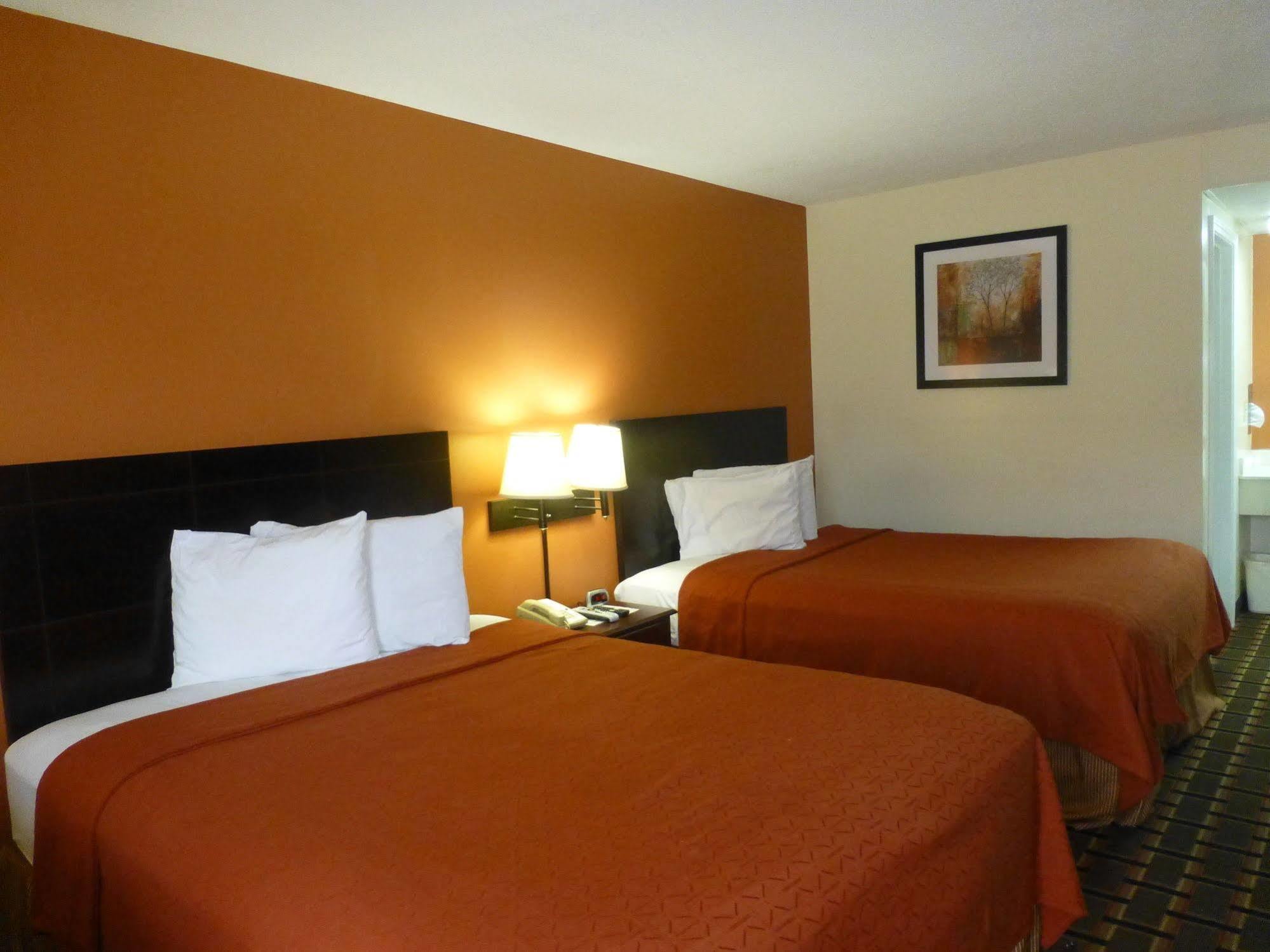 Coach Inn - Summerville Екстер'єр фото