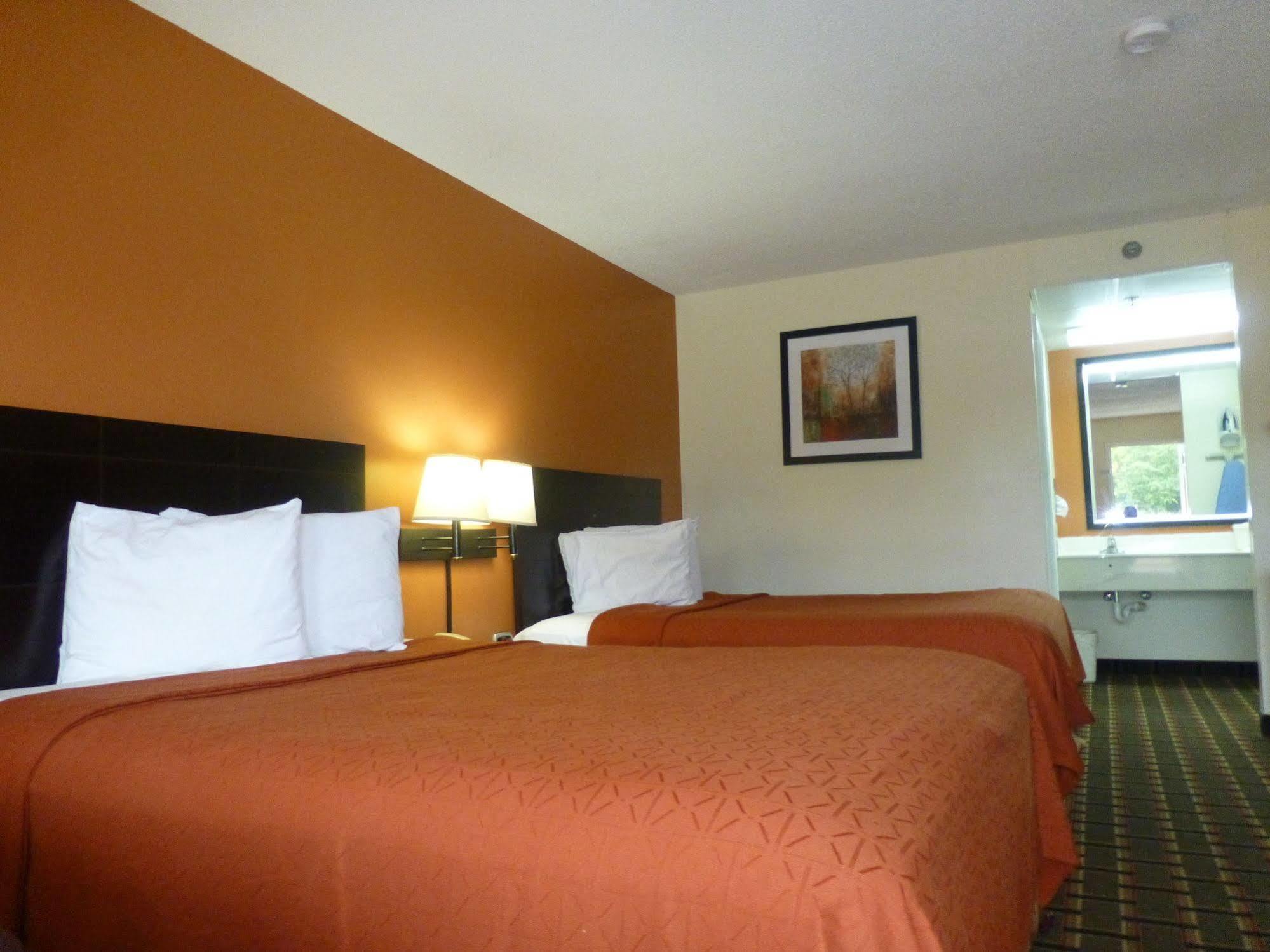 Coach Inn - Summerville Екстер'єр фото
