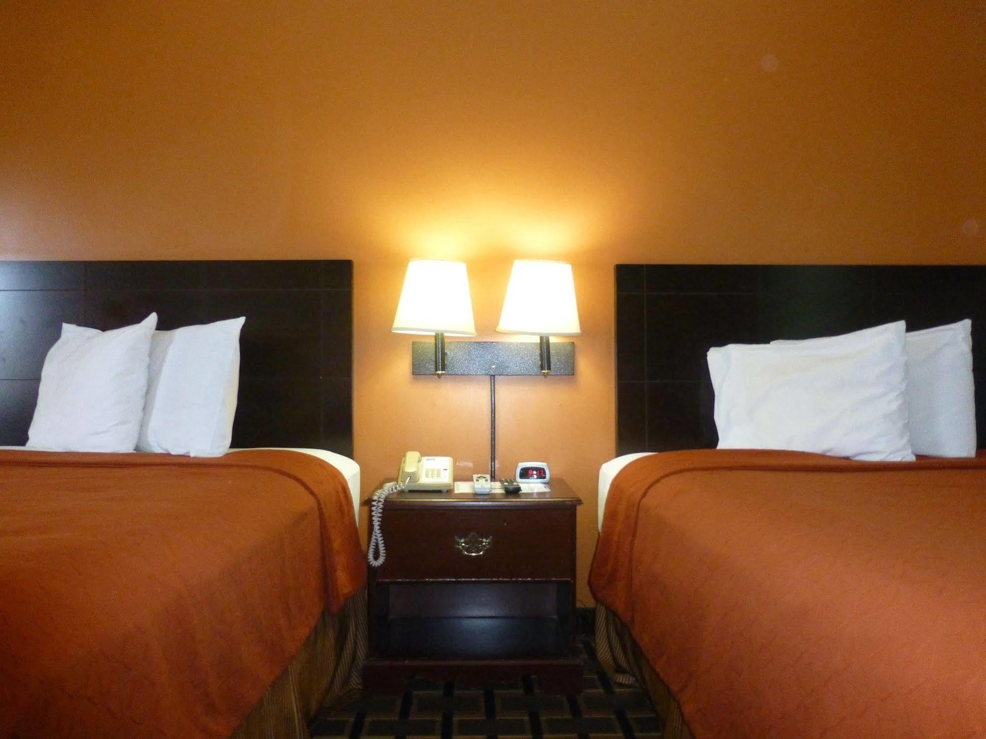Coach Inn - Summerville Екстер'єр фото
