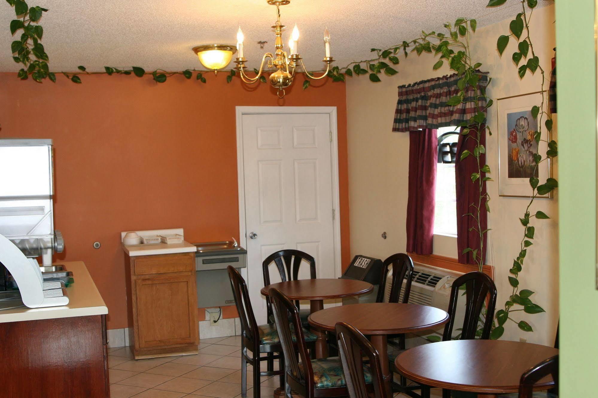 Coach Inn - Summerville Екстер'єр фото